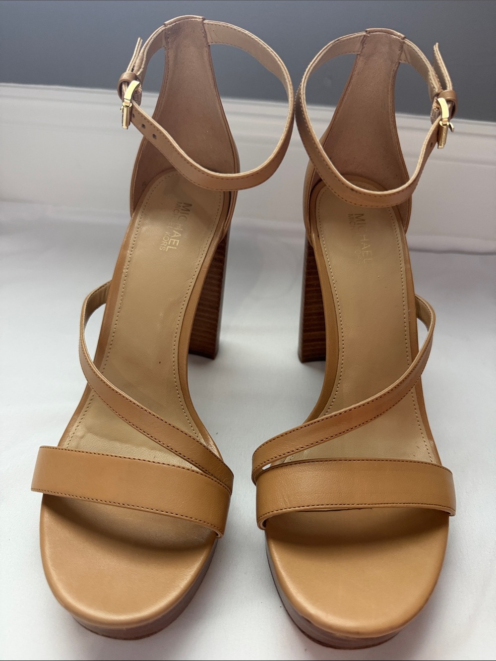 Michael Kors Tanner Platform Sandals. Tan Leather. Size 8.5